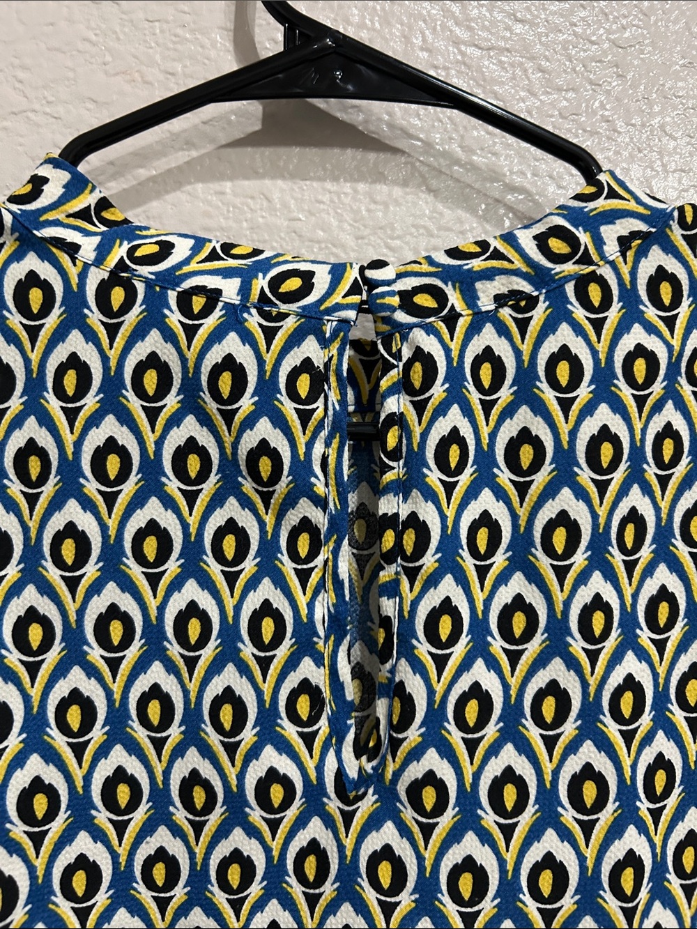 cupcakes & cashmere Blue Yellow Black Geometric Floral Top Sz XL office TC0106 - Picture 8 of 8